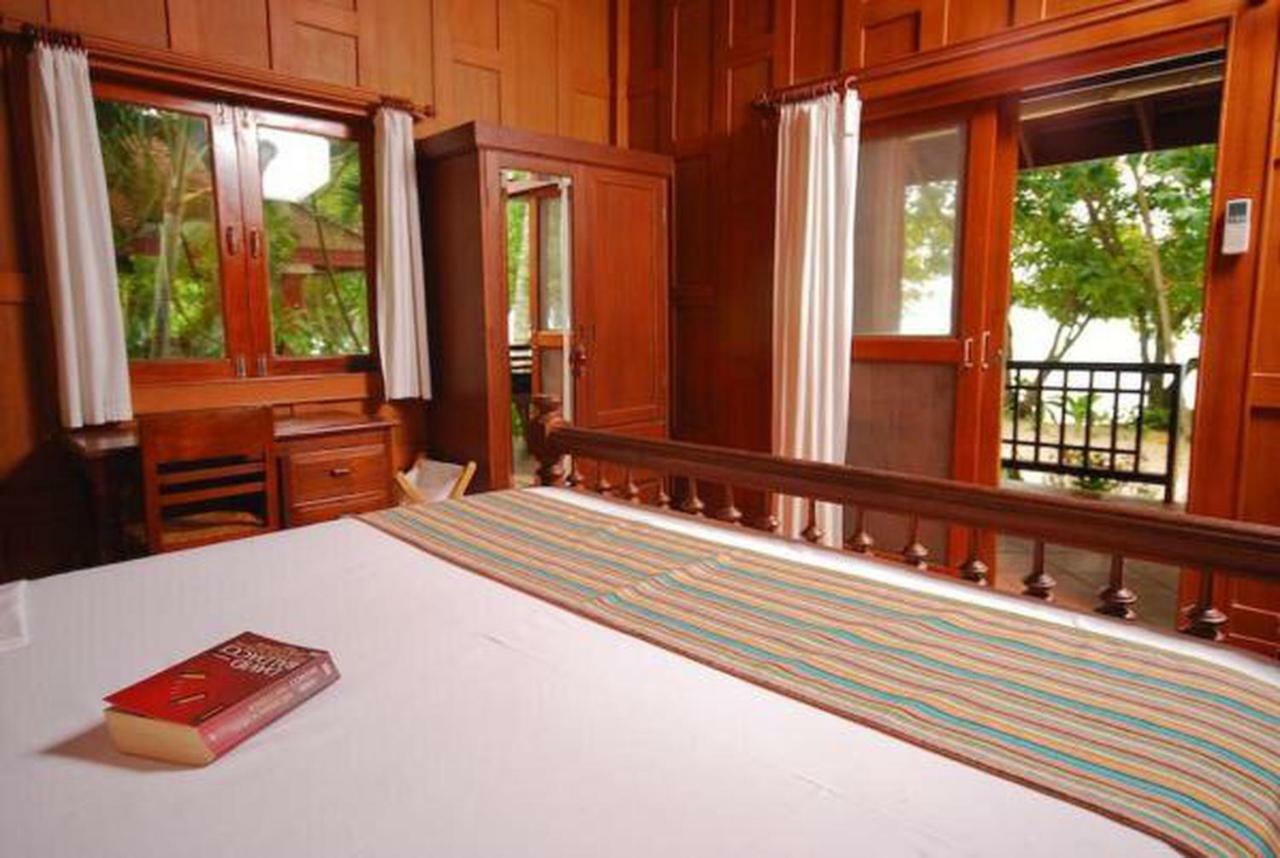 Baan Mai Beachfront Lone Island Phuket Extérieur photo
