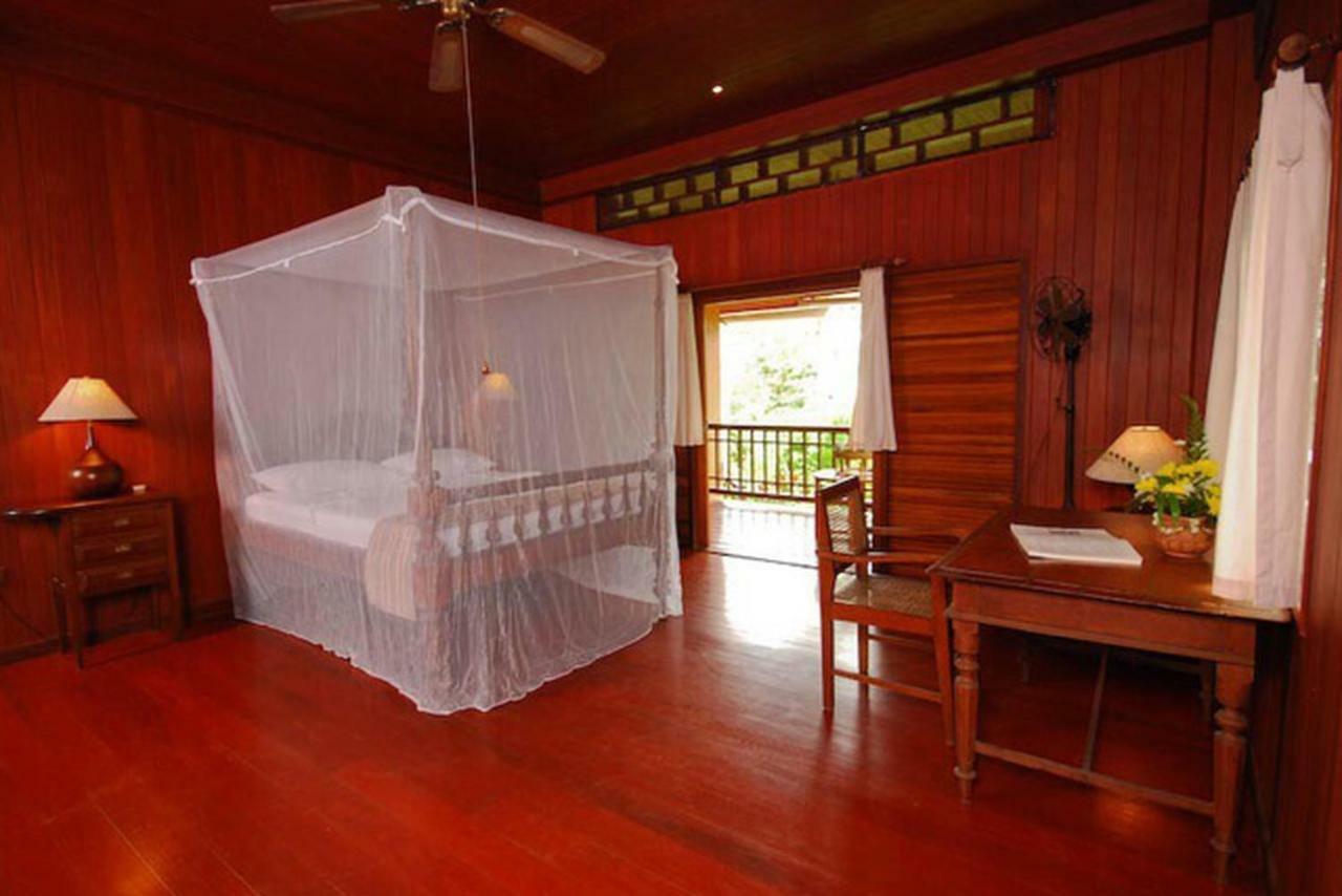 Baan Mai Beachfront Lone Island Phuket Extérieur photo