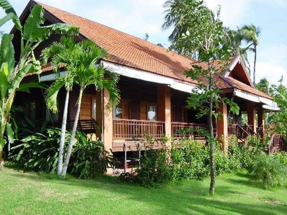 Baan Mai Beachfront Lone Island Phuket Extérieur photo