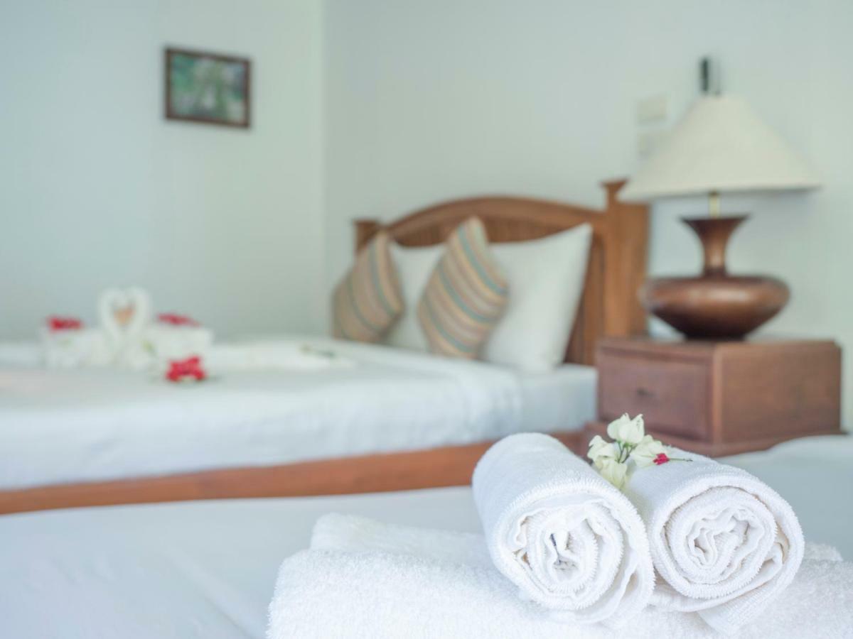 Baan Mai Beachfront Lone Island Phuket Extérieur photo