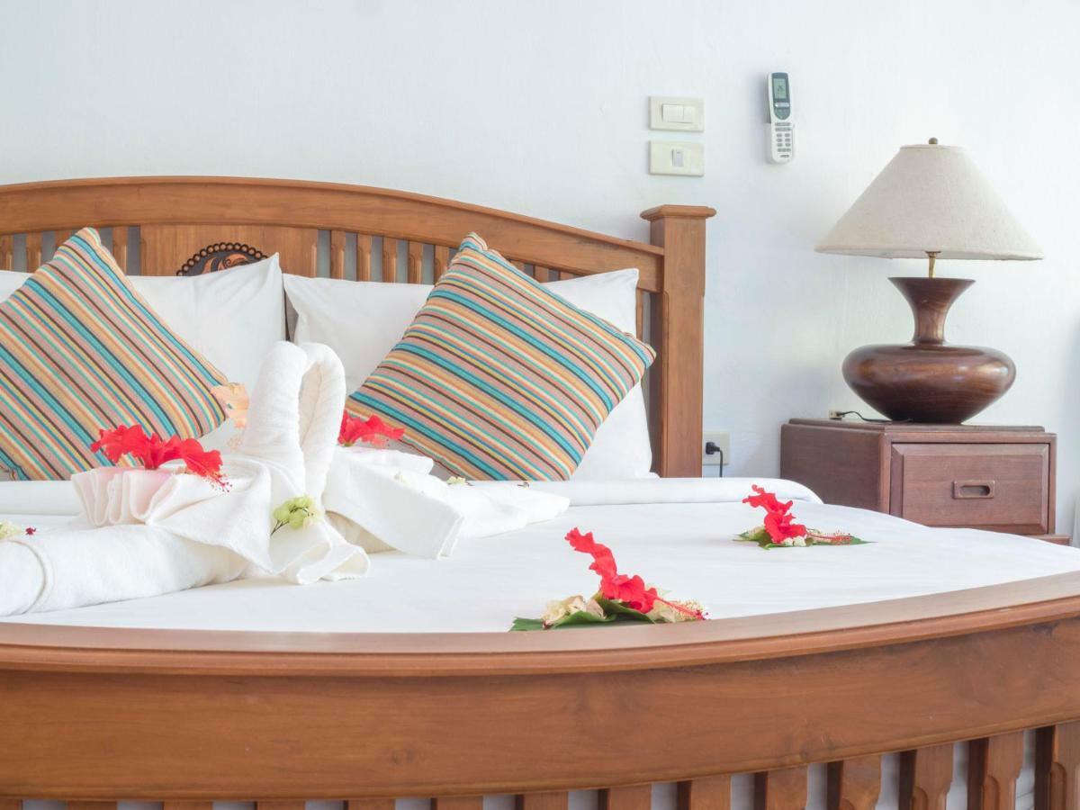 Baan Mai Beachfront Lone Island Phuket Extérieur photo