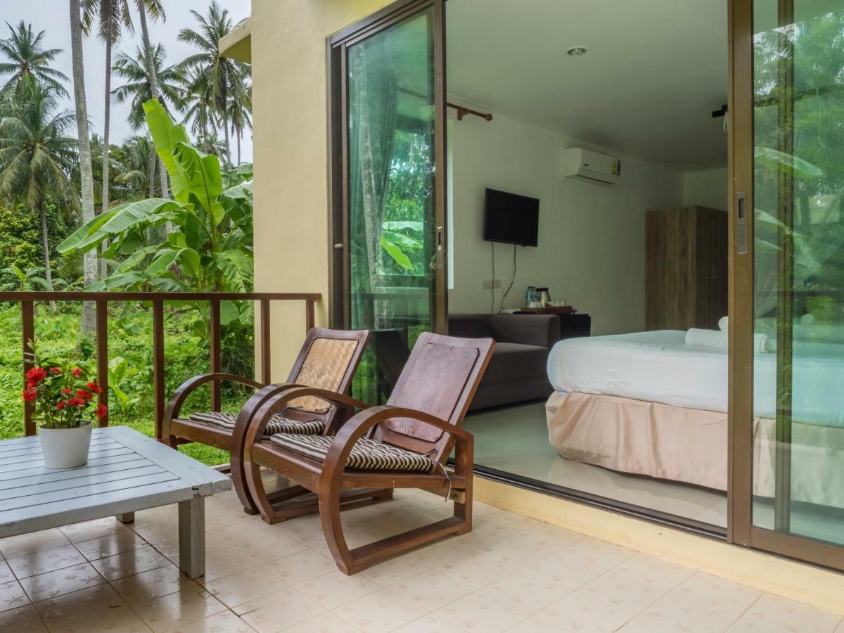 Baan Mai Beachfront Lone Island Phuket Extérieur photo