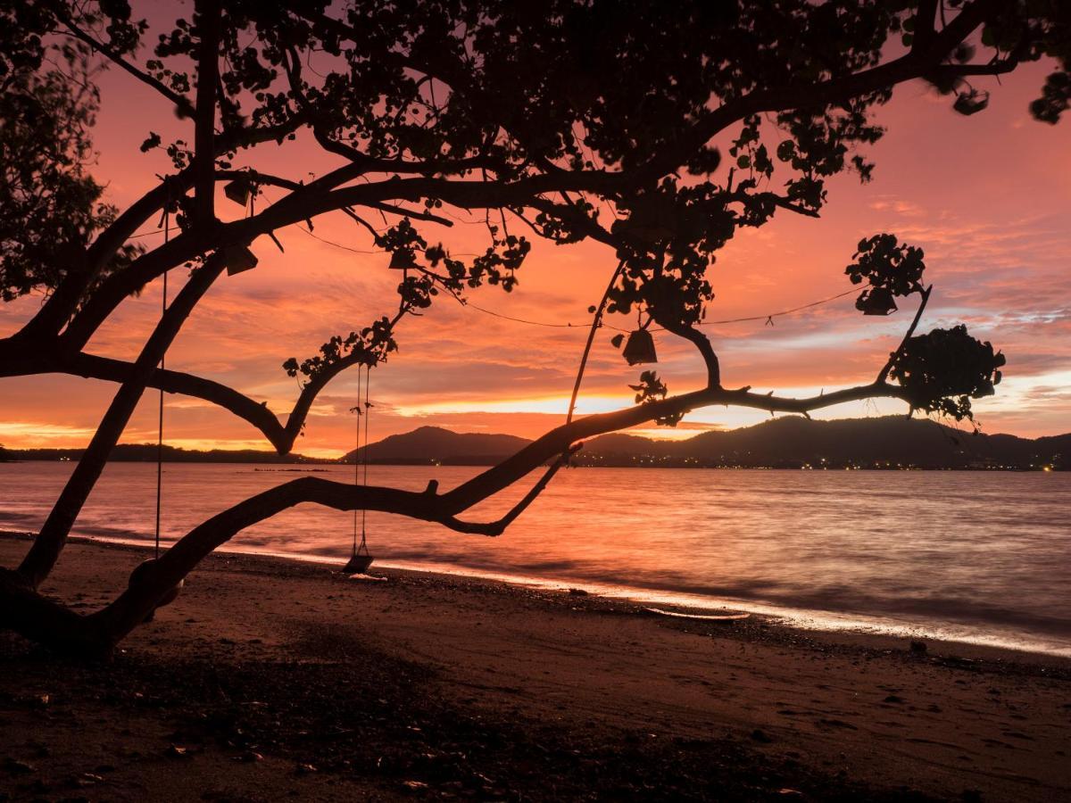 Baan Mai Beachfront Lone Island Phuket Extérieur photo