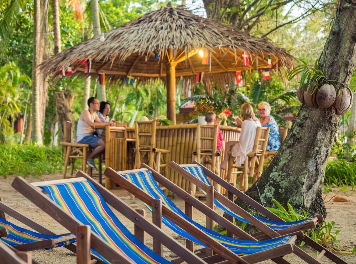 Baan Mai Beachfront Lone Island Phuket Extérieur photo