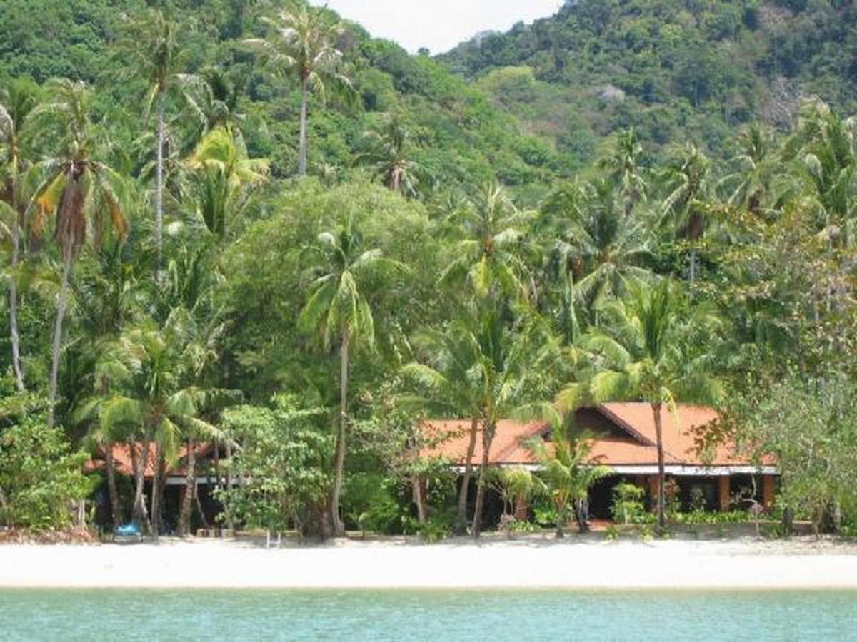 Baan Mai Beachfront Lone Island Phuket Extérieur photo