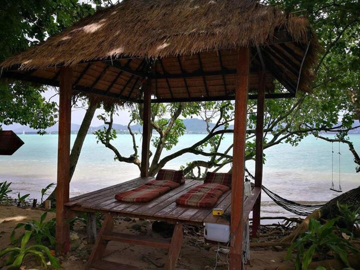 Baan Mai Beachfront Lone Island Phuket Extérieur photo